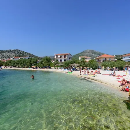 Apartments With A Parking Space Seget Vranjica, Trogir - 8623 *